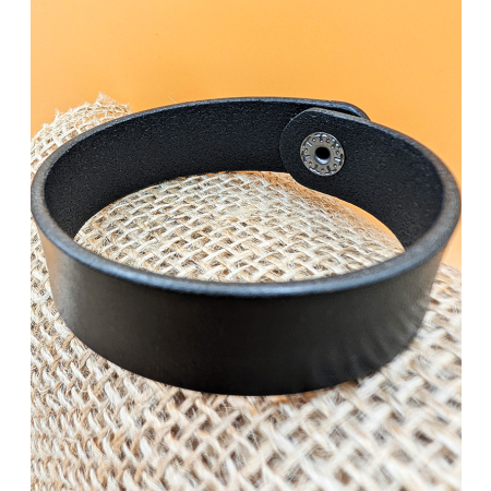 czarna bransoletka skórzana